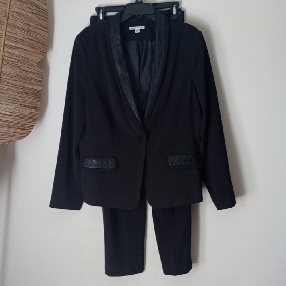 Elegant Black Blazer and Pants Set